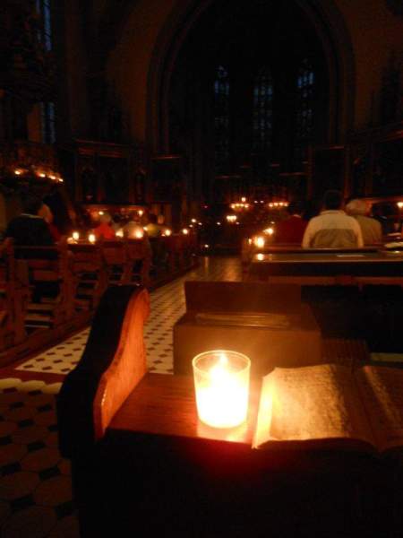 Pfingstvigil in der Bergkirche – Abendlicher Gottesdienst bei Kerzenschein