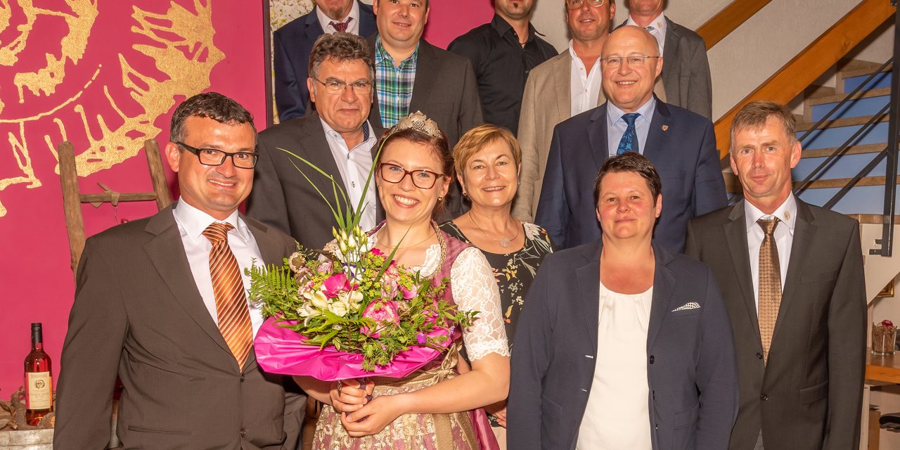 Krönungsabend – Josefin Büttner neue Markelsheimer Weinkönigin