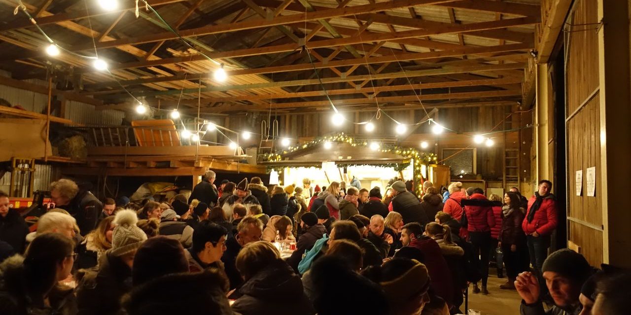 Stimmungsvolles Ambiente bei der Laudenbacher Glühweinwanderung