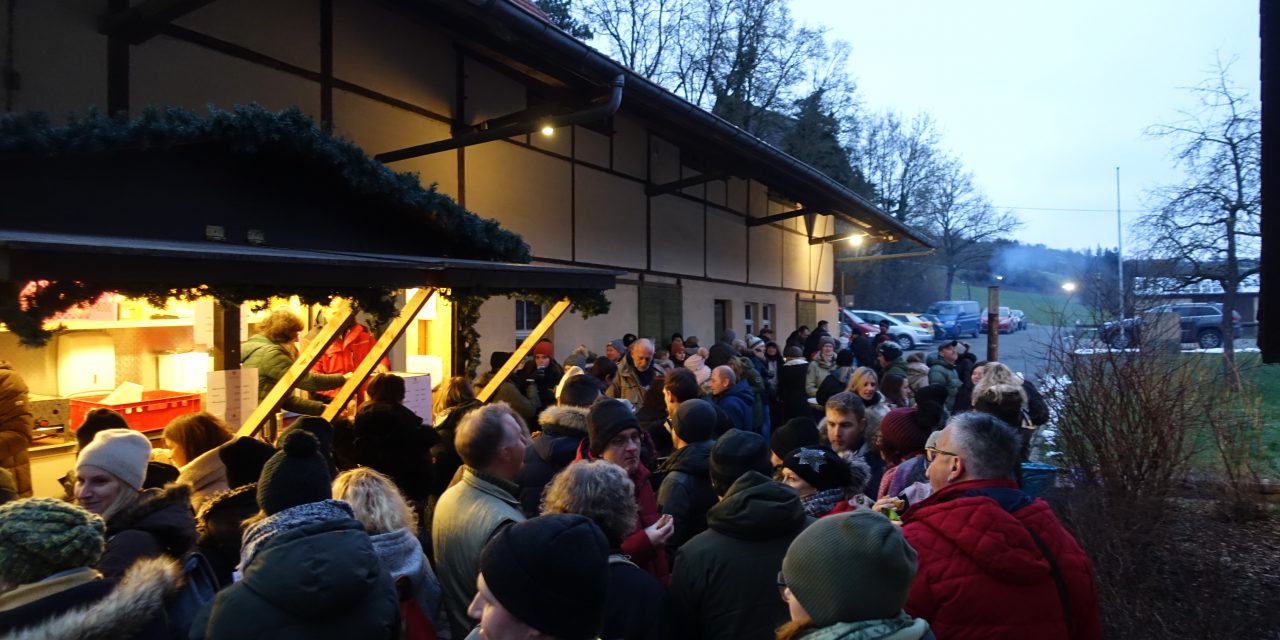 Stimmungsvolles Ambiente und beste Stimmung bei der Laudenbacher Glühweinwanderung